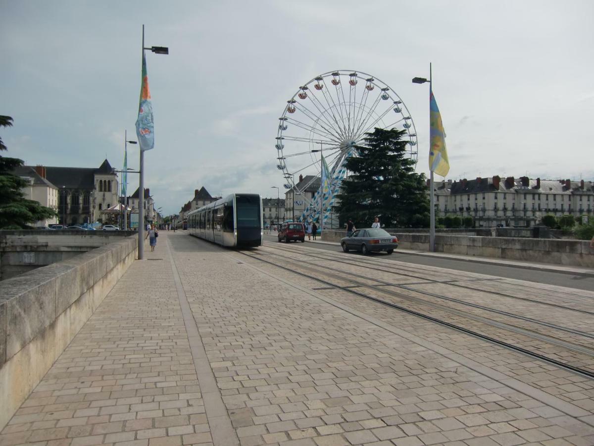 Git'Appart Au Bord De Loire ตูร์ ภายนอก รูปภาพ